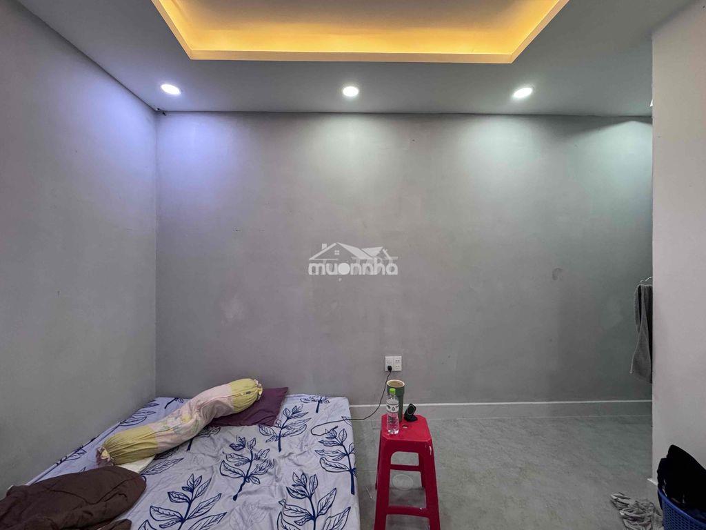 Cho thuê trọ giá rẻ 4tr2/ tháng đầy đủ nội thất_ cửa sổ trời lvs q3 - 2