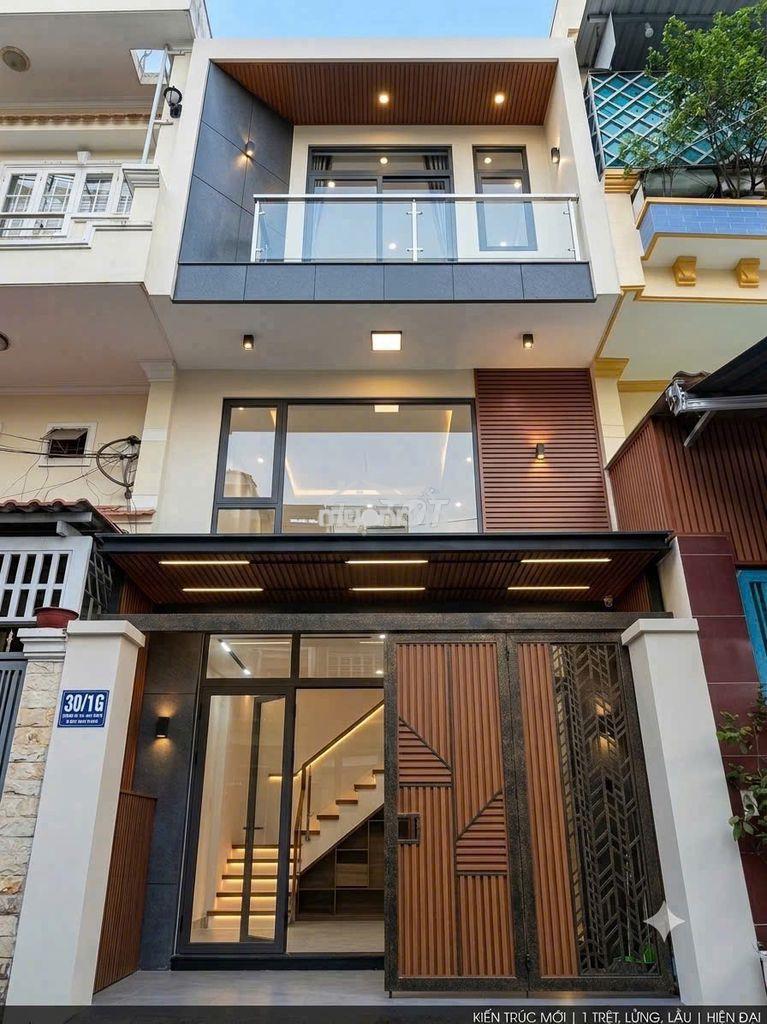 Nhà 3,75m x 8m, 1 trệt 1 lững , 1 lầu, sau chợ bình triệu, p.hbc
