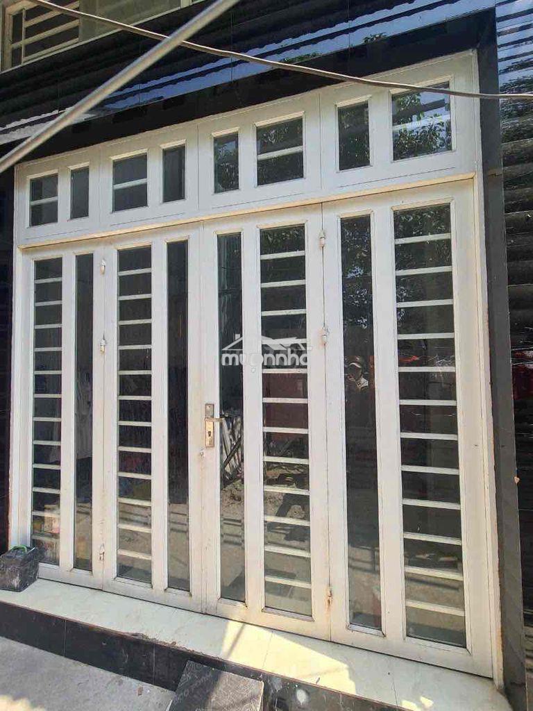Bán nhà 2 tầng 52 m2 giá chỉ 2tỷ880 shr khu dân cư hiện hữu p7 quận 8