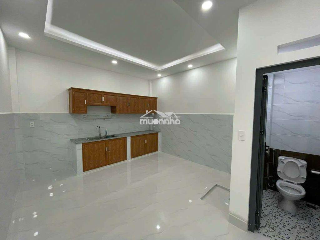 Cho thuê nhà nguyên căn đường số vĩnh hội, quận 4 - 4