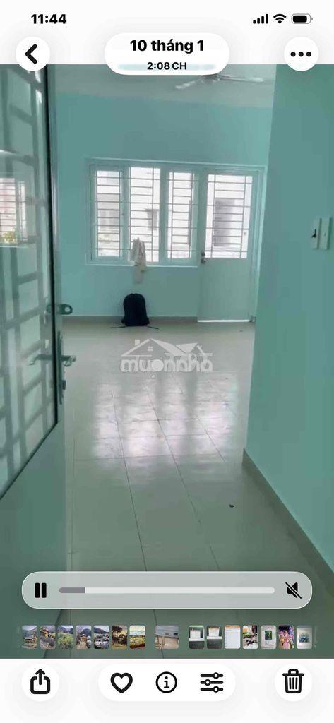 Share 1 phòng wc riêng
