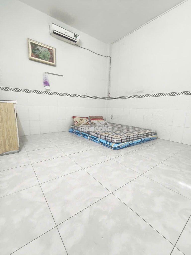 Phòng trọ mới xây sẵn máy lạnh gần bv hóc môn - 2