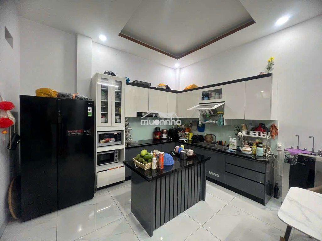 Nhà sạch sẽ, thoáng mát, trệt lầu, 3pn, sân xe hơi, nội thất - 2