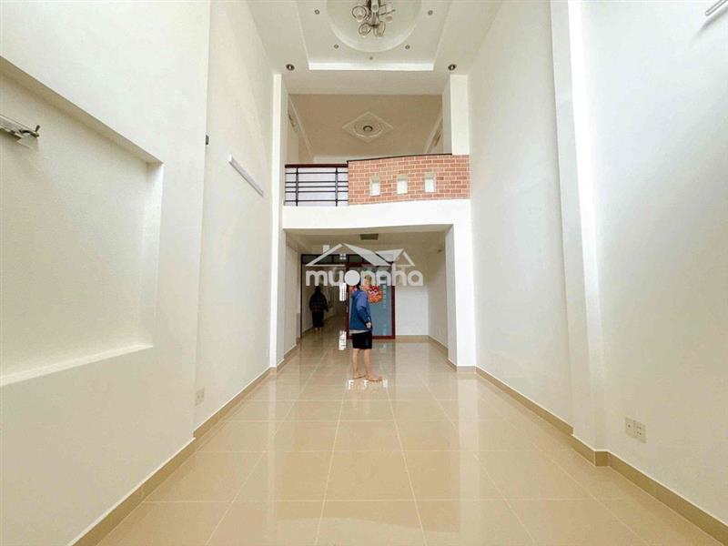 Chính chủ nhà thuê nhà trần tấn 4x33m, 2 lầu 4pn mới trống suốt