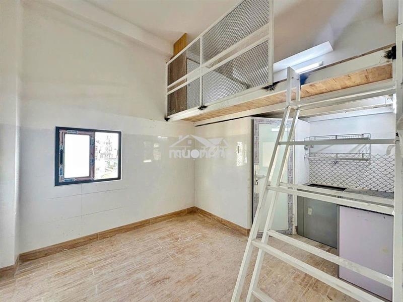 Phòng gác cao cuối lý thánh tông gần vhu, huflit, đầm sen. giá 3x