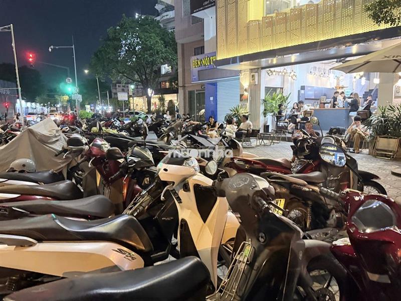Sang tòa nhà kd cafe, phòng trọ, cm thực tế lời 180-210tr/1 tháng