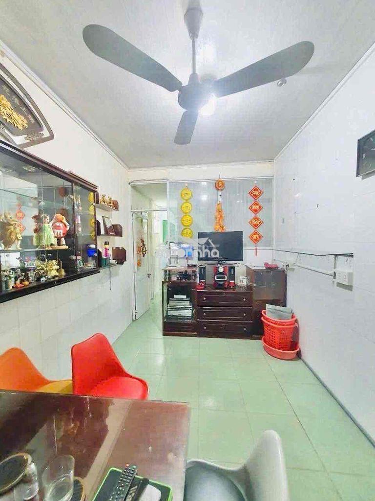 Cạnh mt nguyễn trãi quận 1 - 42m2 3 tầng - chỉ 7 tỷ 9