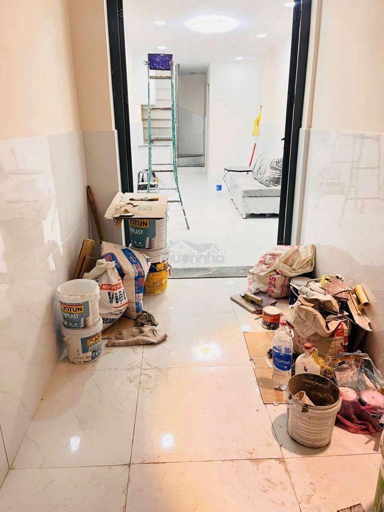 Cho thuê nhà nguyễn duy hẻm thông xe hơi ,gần mt 20m,3pn,dts 52.4m2 - 3
