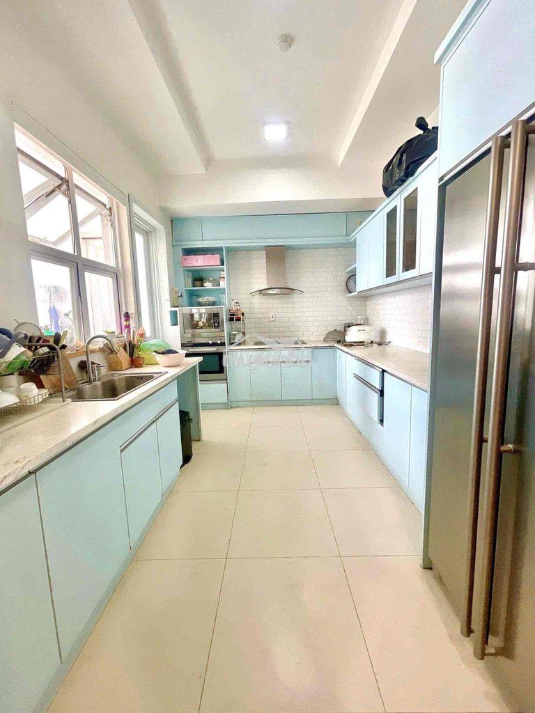 Cho thuê căn hộ penthouse có 4 phòng ngủ nội thất cao cấp - 2