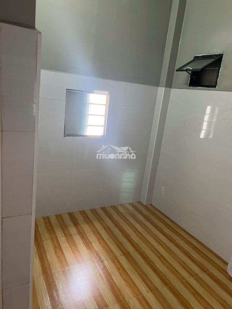 Phòng cho thuê toilet riêng - có máy lạnh - lối đi riêng - 2