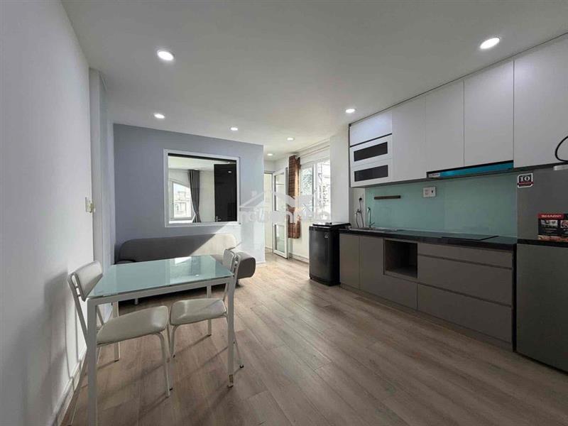 Căn hộ 40m2 ban công full nội thất khu vực etown cộng hào - k300.