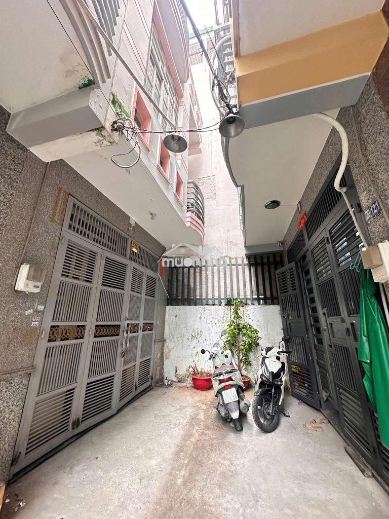 Nhà  2 lầu  giá  tốt  . p . phú định - 2