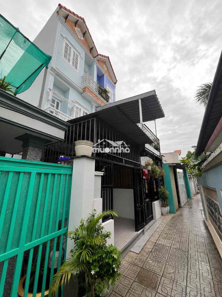 Nhà 3 tầng sổ hồng 2,1 tỷ hẻm xe hơi 5 bước chân tại nguyễn bình nhà b