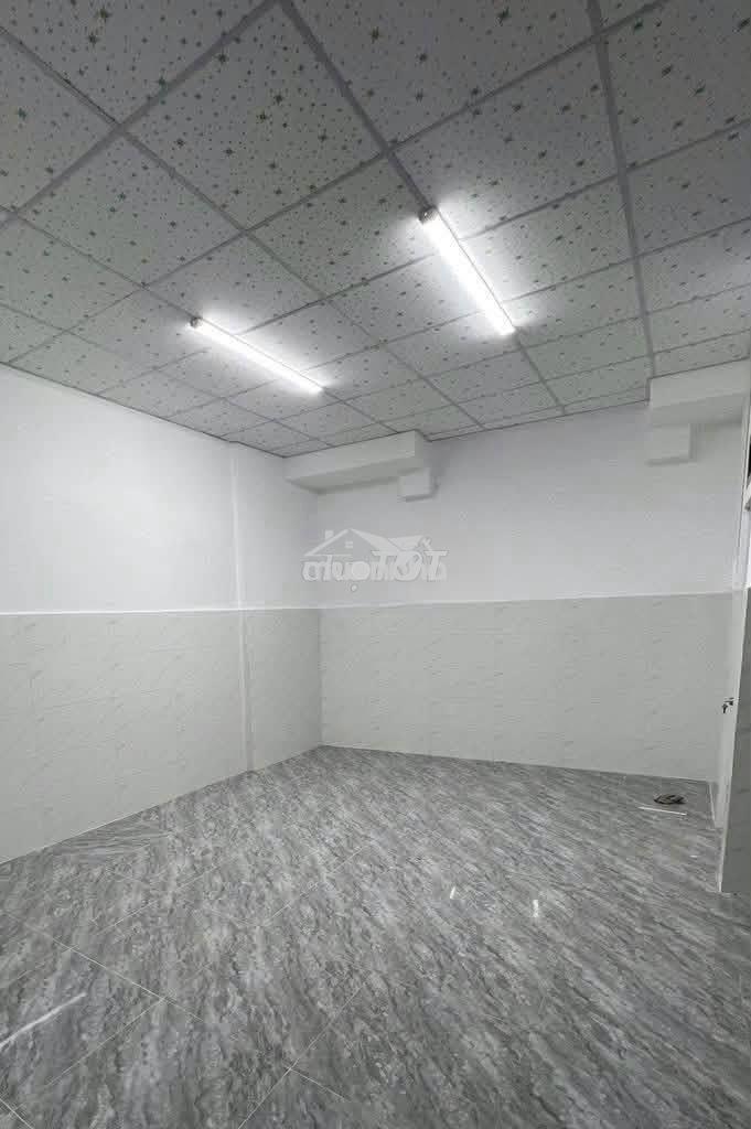 Nhà hxh cách mt hòa bình 20m (phù hợp vph, shop online,....) - 2