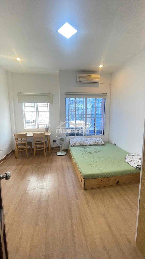 Studio cửa sổ máy giặt riêng ngay nguyễn công hoan