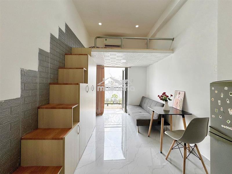 Phòng gác cao-ban công-full nội thất gần đh văn lang-công nghiệp 4,5tr