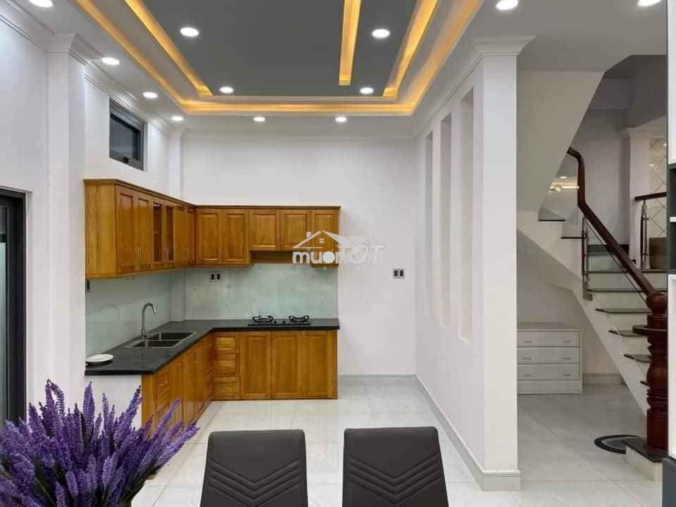 Nhà rộng ô tô đỗ cửa, gần công viên celadon. - 2