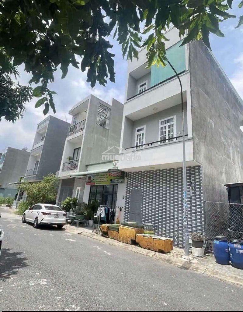 Nhà 1 trệt 2 lầu lý thường kiệt gần tiểu học dĩ an c