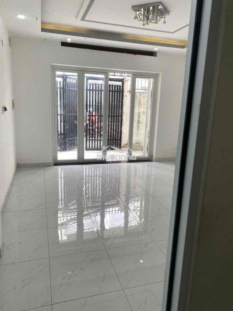 Nhà 4 phòng ngủ 4,7x12 phan đăng lưu. hẻm xe hơi