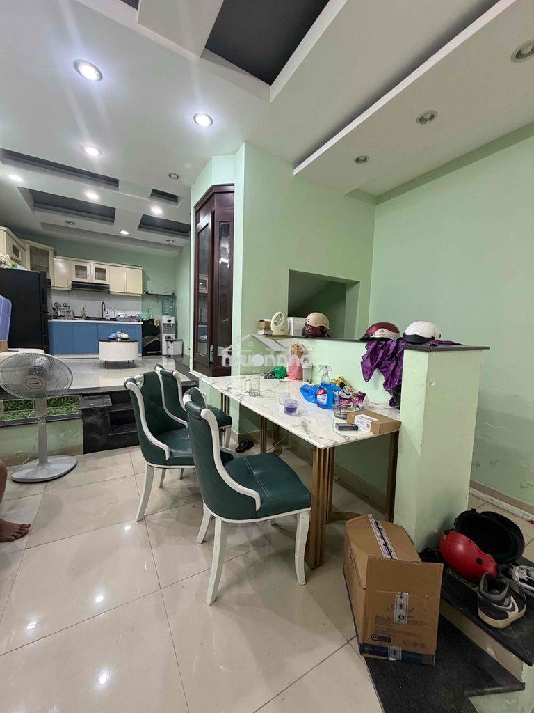 Nhà nguyên căn 4x11 đúc 1t2l 3pn st có 3wc, giá 12tr/th - 2