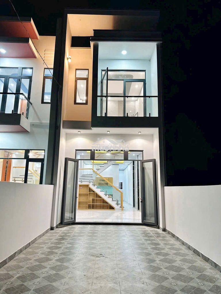Bán gấp nhà 1 trệt 1 lầu nằm gần cầu bạch đằng 2 tân uyên - bình dương