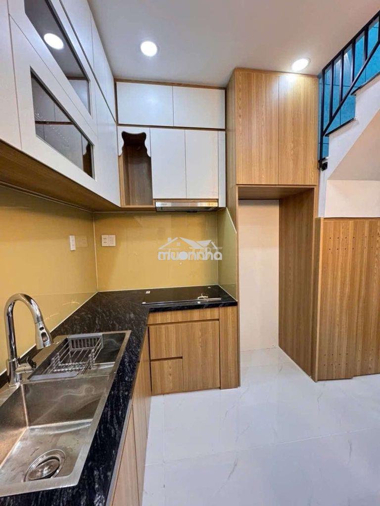 Bán nhà 2 tầng gần e mart - 30m² - nhỉnh 4 tỷ - 3