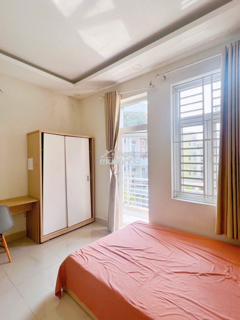 Phòng chdv - sân bay tsn - cửa sổ lớn - ban công riêng - 4