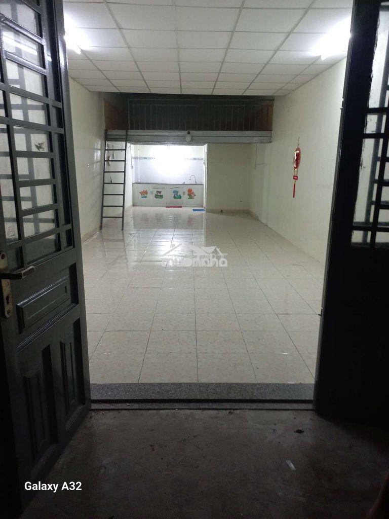 Nhà trệt lửng