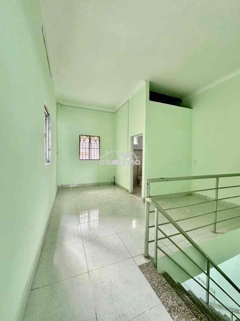 Cho thuê nhà ngay cầu ngã tư ga dt 5x15 1trệt 1lầu 2pn 2wc sân hẻm ôtô - 4