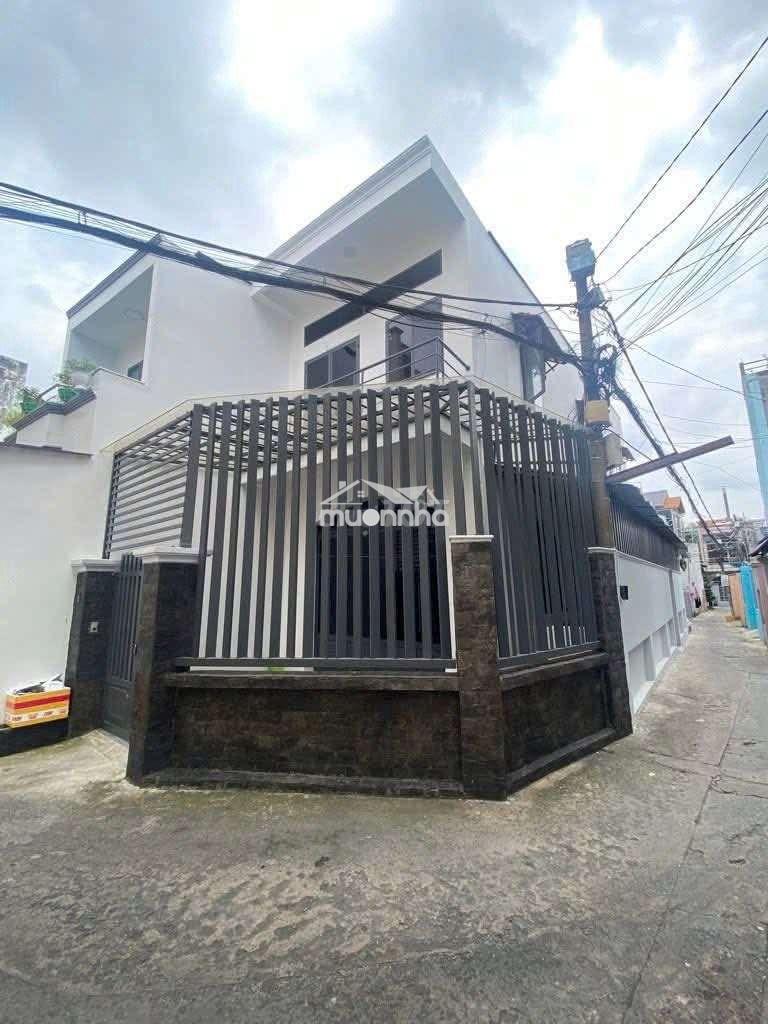 Nhà đẹp 5.5mx24m góc 1/ phan văn hớn
