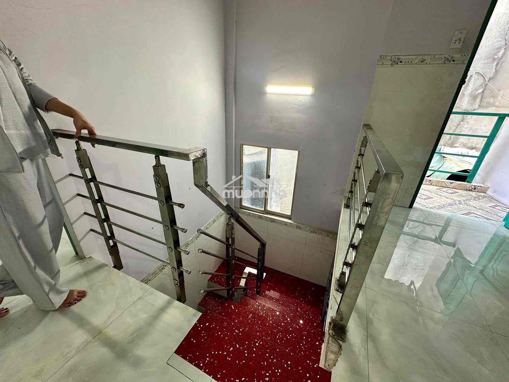 Nhà nguyên căn - 2pn - 2 wc - 1 pk lớn - 1 nhà bếp thoáng - 4