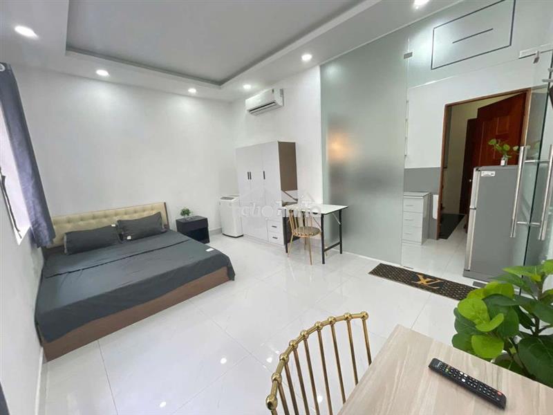 Cho thuê chdv 862 lê đức thọ phường 15 gần ngay chợ xóm mới thang máy