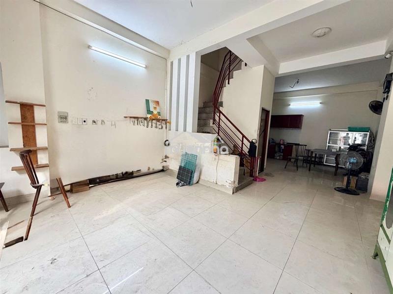 Ngay chợ hoàng hoa thám-ngang 5m-sổ a4, ko lg - ko qh - chỉ 6đ
