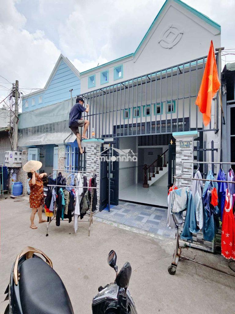 Nhà cấp 4 gác đúc bình chuẩn 34 giá 1 tỷ 050 triệu hướng đông nam.