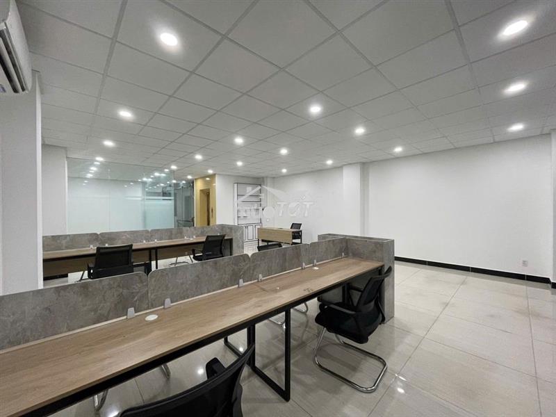 Cho thuê văn phòng kdt vạn phúc city giá 15tr full nội thất