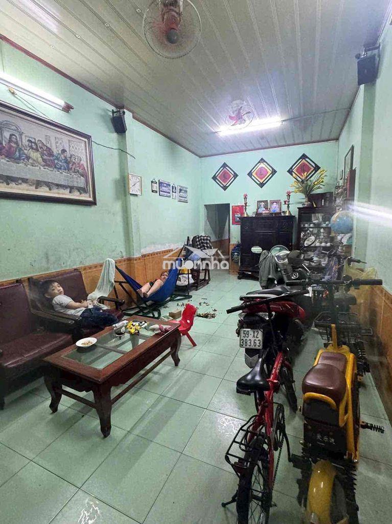 Thơm - nhà 2tầg btct - sổ riêng - hxh sát vvn - 2
