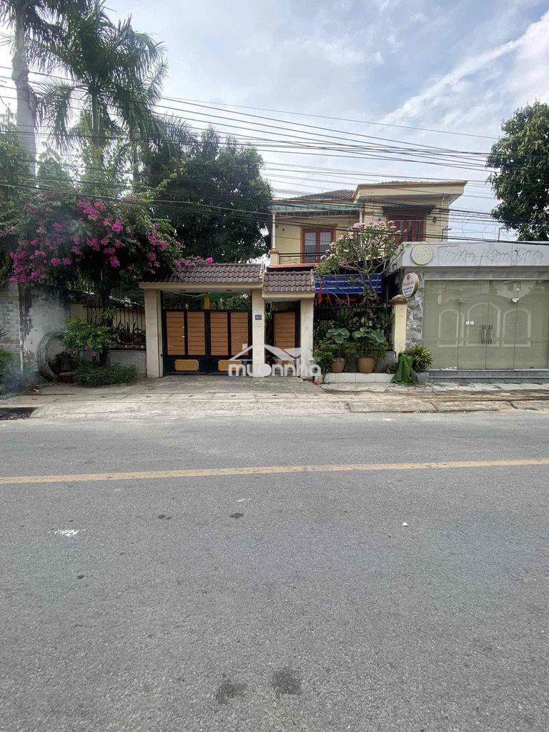 Cho thuê biệt thự-p.vĩnh phú! dt:400m2- có 5 phòng ngủ-5 wc có nội thấ