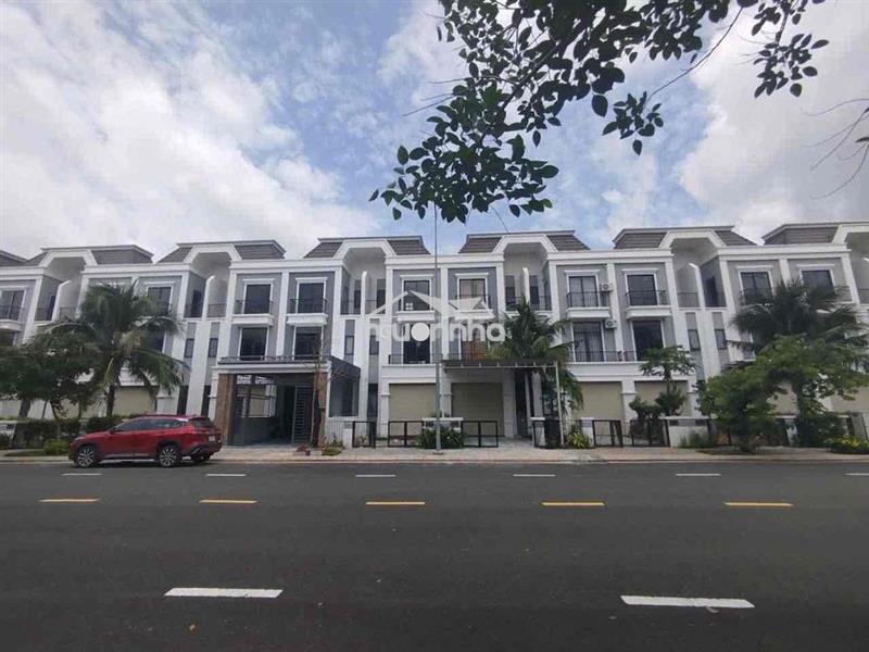 Kẹt tiền trả nợ bán gấp căn nhà phố 100m đang cho thuê giá 12triệu/th