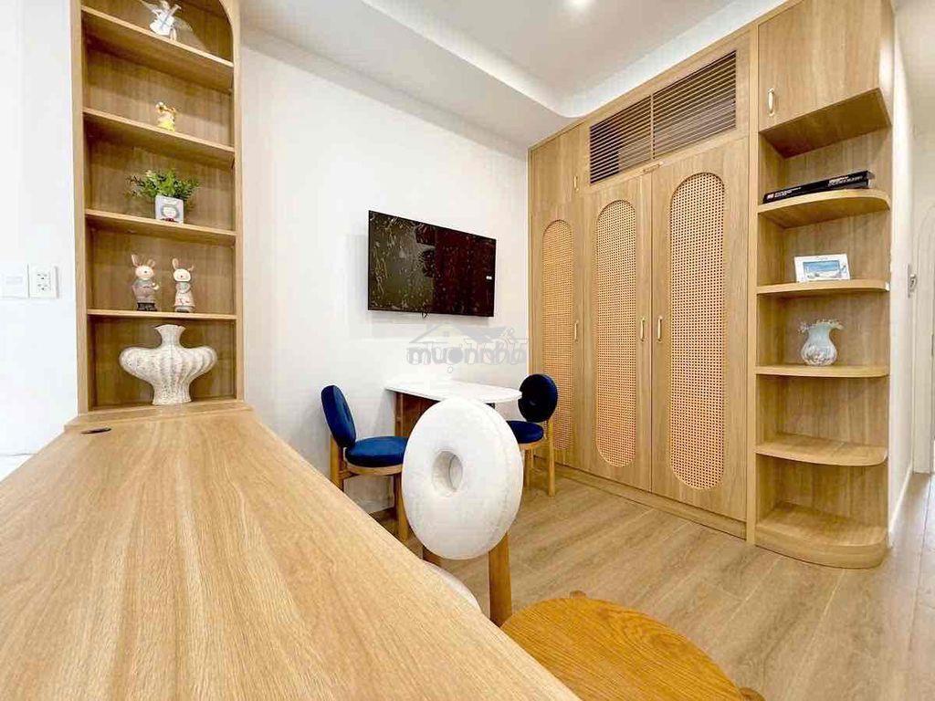 Chdv  full nội thất – ban công thoáng mát – mặt tiền , sát bcons , khu - 4