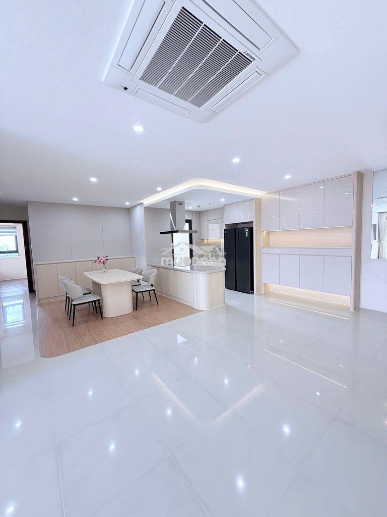 Bán gấp căn hộ 3 phòng ngủ + đa năng hà đô centrosa 139m2 giá 25,999tỷ - 2