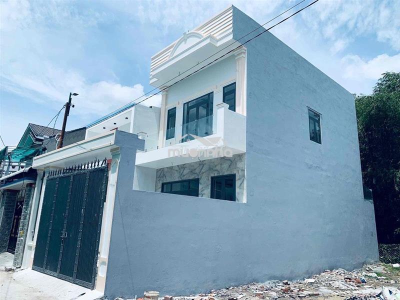 Nhà lầu 5,5x17 mặt tiền đường oto trạm thu phí suối giữa