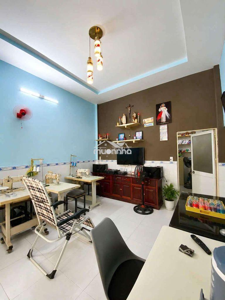 Nhà ngã tư ga 55 m2 chỉ 2,x tỷ - 2