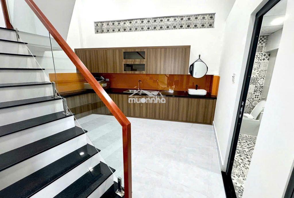Bán nhà nguyễn tiểu la q.10| 4,5x8 - 4 t - tn: 18 triệu/th| 5,2 tỷ - 3