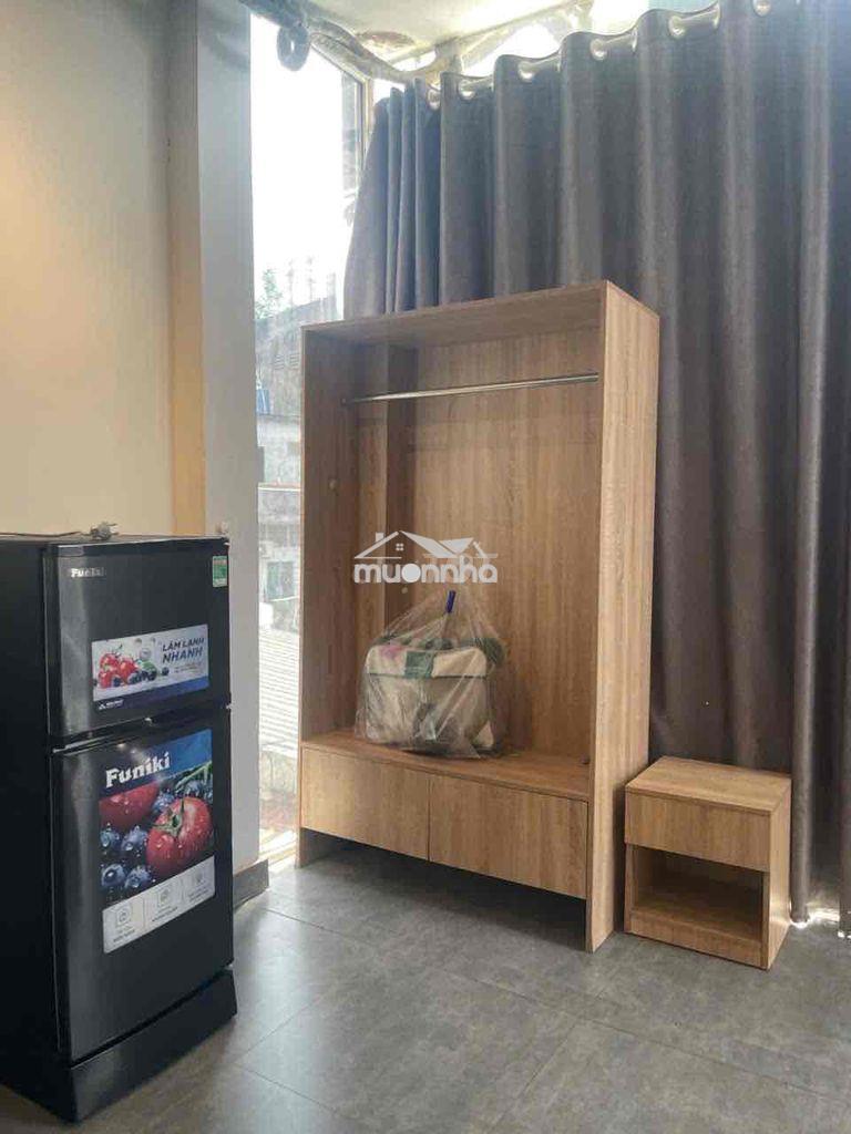 Cho thuê phòng trọ cửa sổ đón sáng thoáng mát ngay sát phố bùi viện