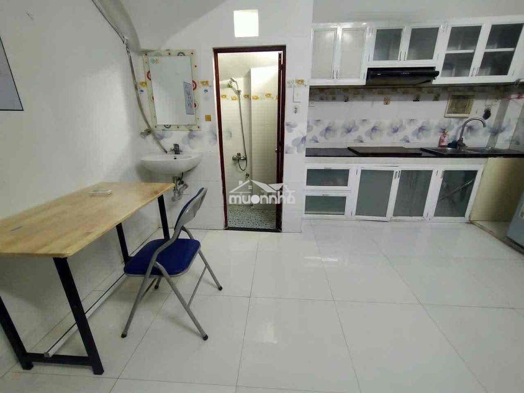 Phòng tầng trệt máy lạnh ,gần phan xích long ,sân bay ,quận 1 chỉ 10 p - 3