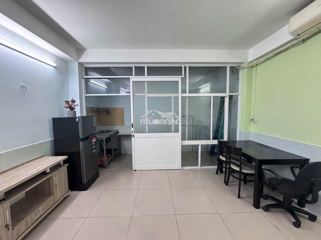 Trống sẵn 2 phòng 30m2, tâng trệt và lầu 2 ban công. full nội thất - 2