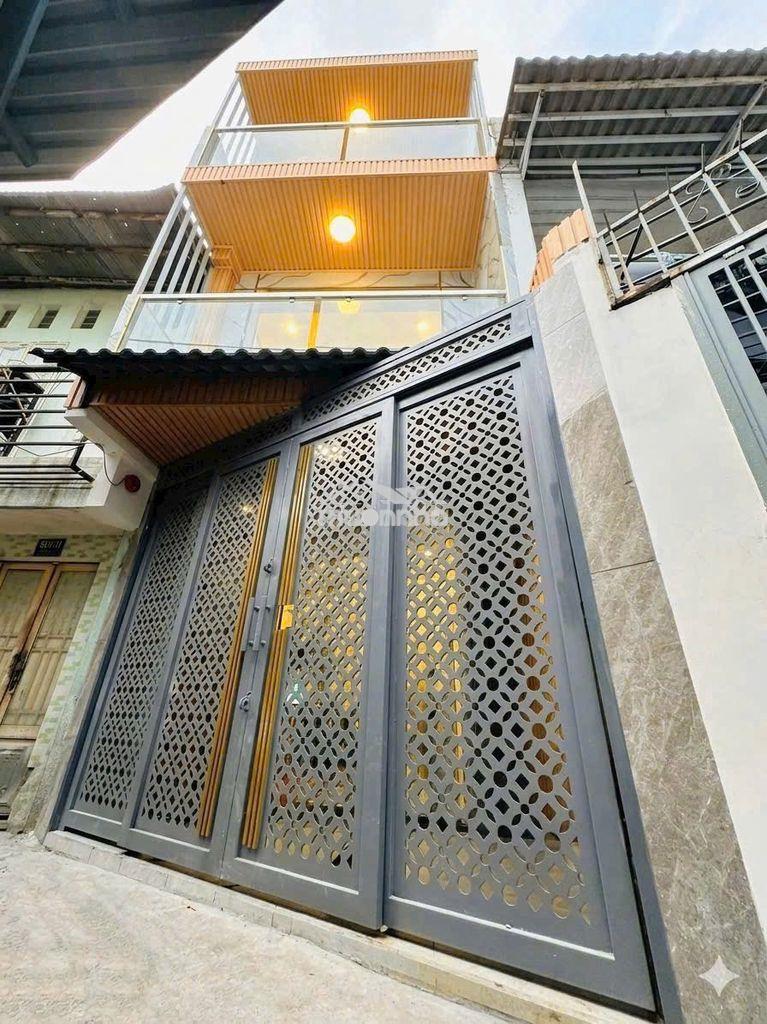 NHÀ PHỐ TRỆT 2 LẦU. CÓ 3PN 3WC. NGAY TRUNG TÂM Q4. HỖ TRỢ BANK