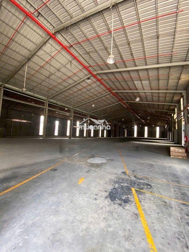 Cho thuê 6860m2 xưởng tân uyên ,pccc tự động giấy tờ đầy đủ đường cont