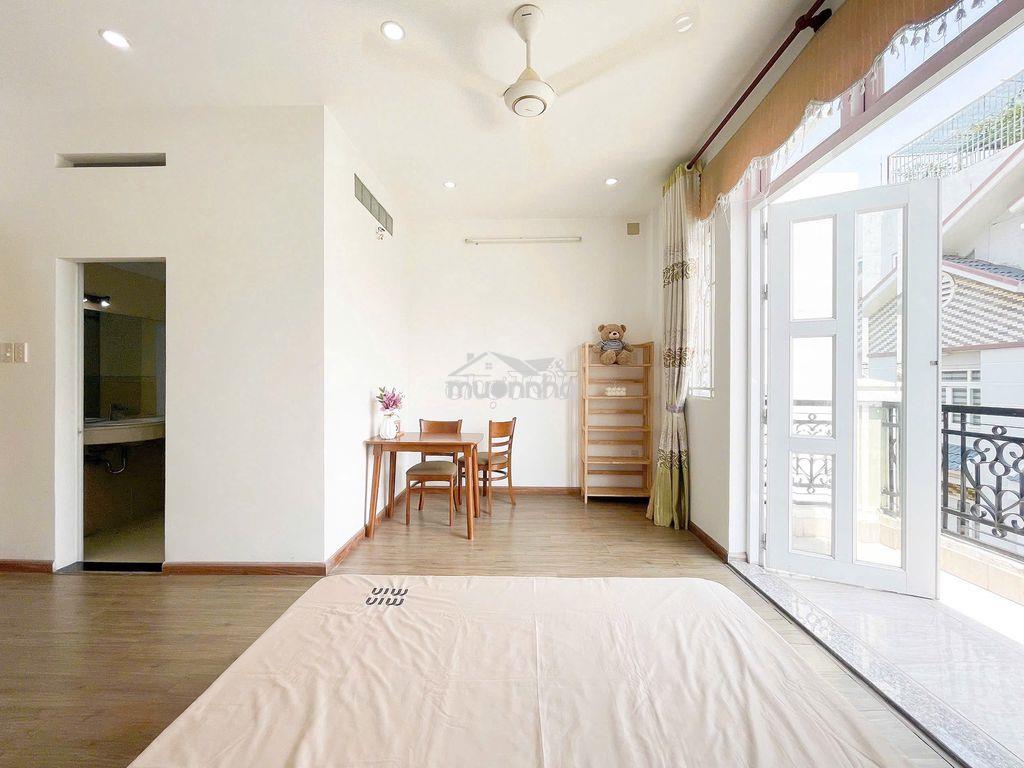 Ban công tách bếp ngay etown cộng hòa.thang máy. - 3