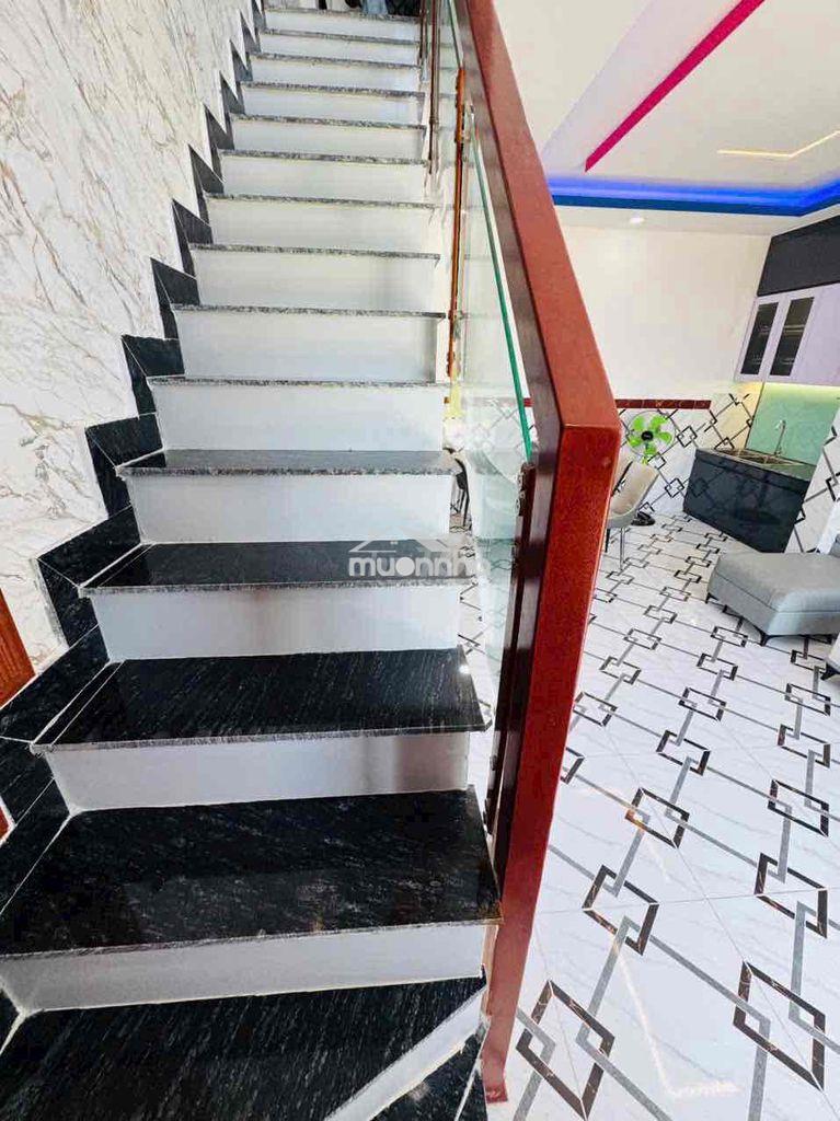 Bán gấp nhà 1 trệt 1 lầu 5x12 giá 2ty4 - 4